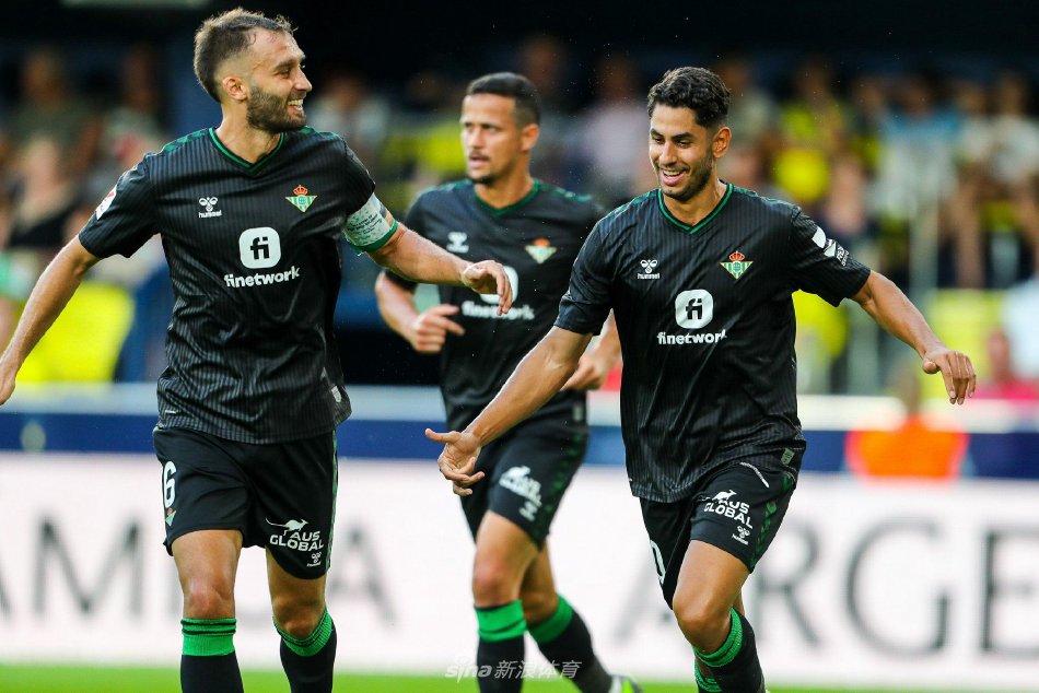 对于球迷和 对于球迷和